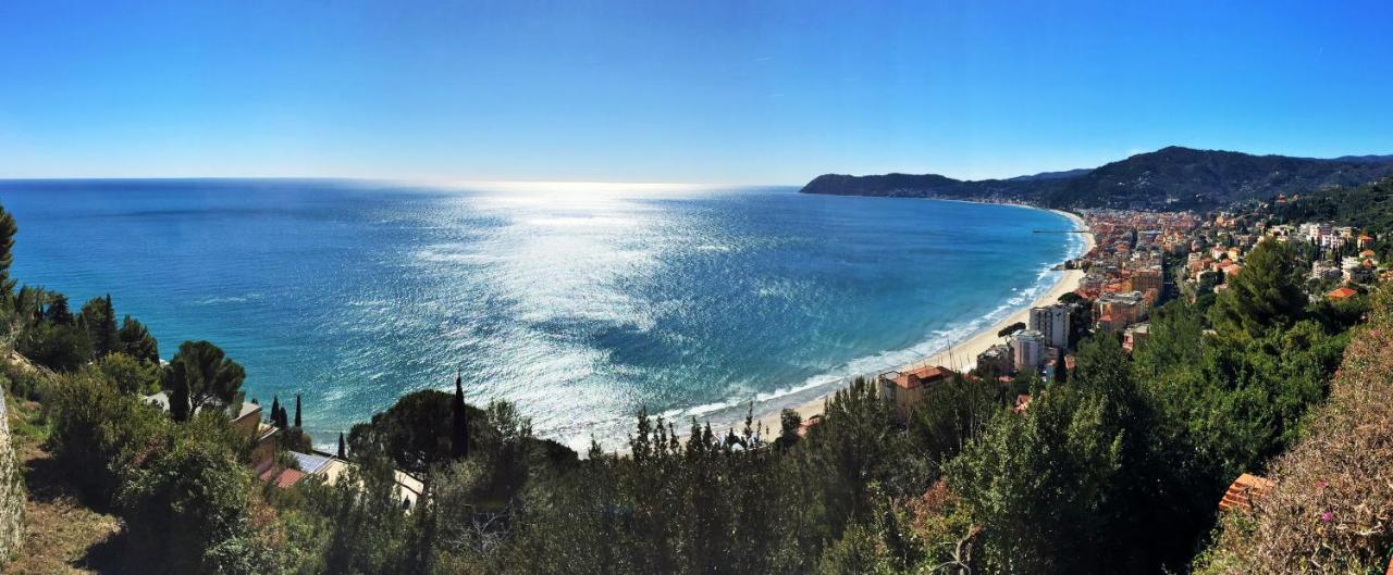 Hotel Riva Alassio Dış mekan fotoğraf